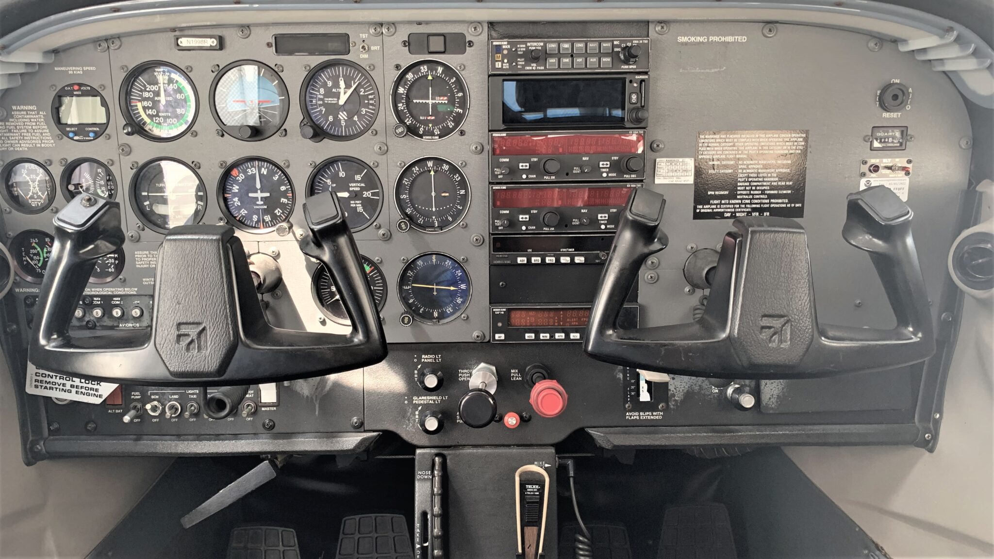 N1998R – 1998 Cessna 172R | A & E Flying Club